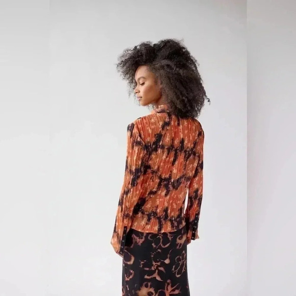 Urban Outfitters Semi Sheer Long Sleeve Top Flared Sleeves Casual Retro Frunky M - Picture 2 of 10